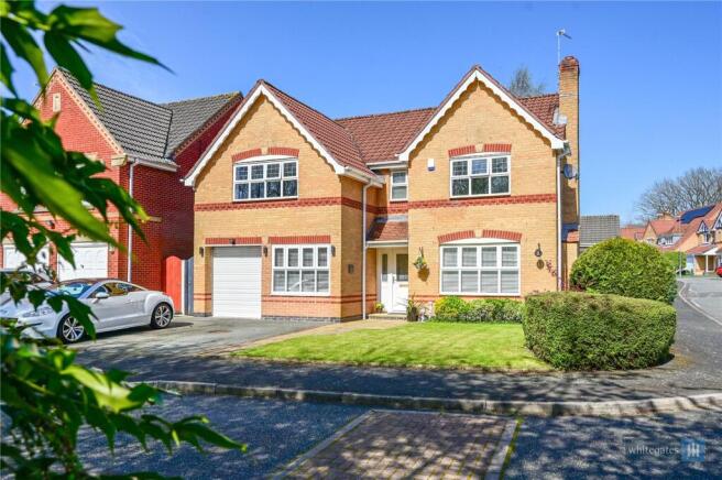 4 bed property, in Wedgewood Gardens, £525,000