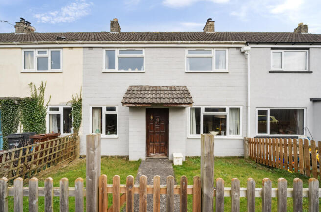 3 bed property, in Flowerfield, £215,000