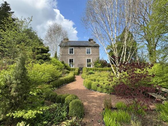 6 bed property, in Soulby, £825,000