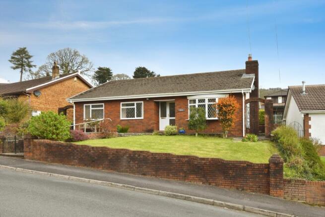 3 bed property, in Ffordd Brynheulog, £275,000