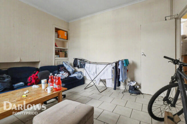 4 bed property, in Meadow Street, £120,000
