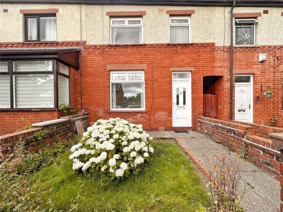 3 bed property, in Grove Road, £175,000