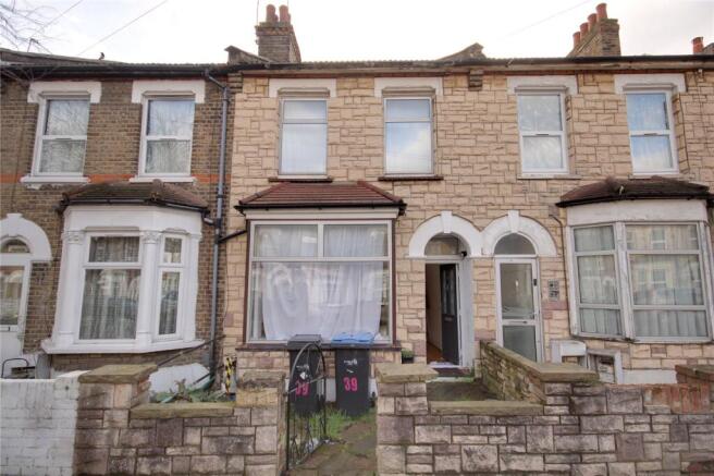 2 bed property, in Alston Road, £375,000