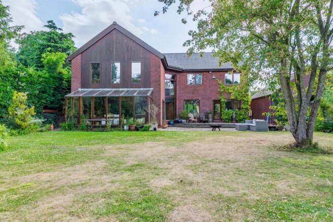 4 bed property, in The Green, £745,000