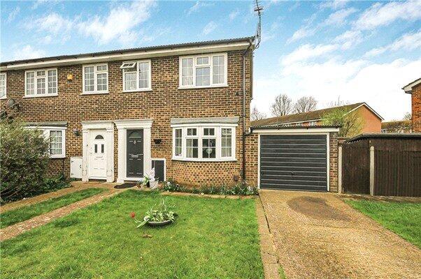3 bed property, in Kingfisher Drive, £500,000