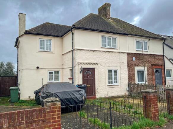 3 bed property, in Green Lane, £650,000