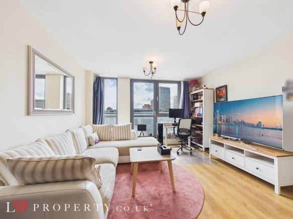 1 bed property, in Centenary Plaza, £150,000