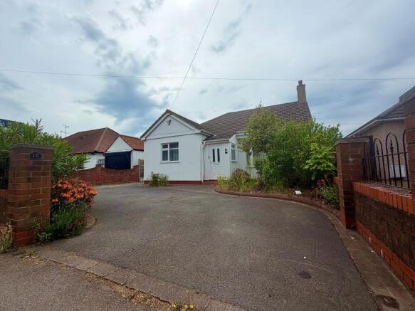 3 bed property, in Blackshots Lane, £500,000