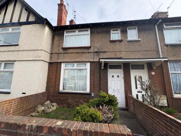 2 bed property, in Balfour Road, £70,000