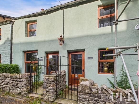2 bed property, in Midtown, £110,000