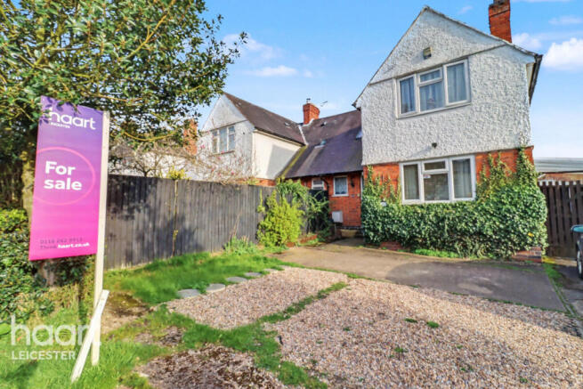 3 bed property, in The Avenue, £265,000
