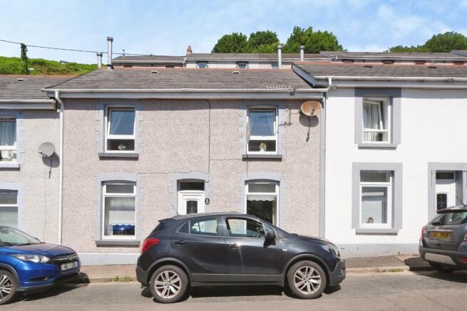 2 bed property, in Hafodarthen Road, £130,000