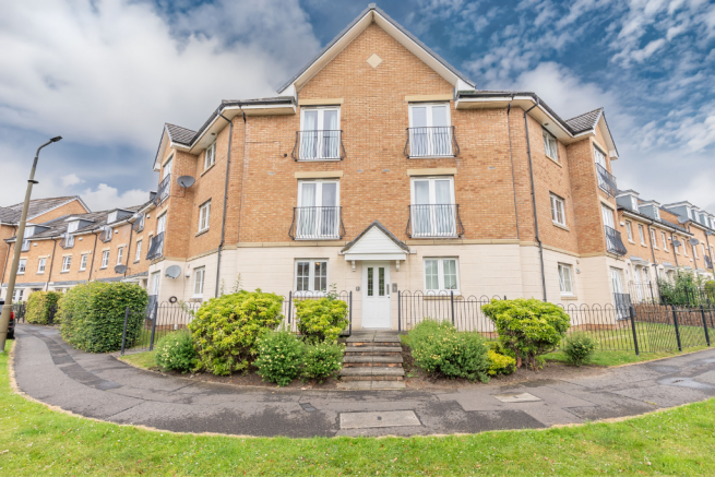 2 bed property, in Leyland Road, £137,500