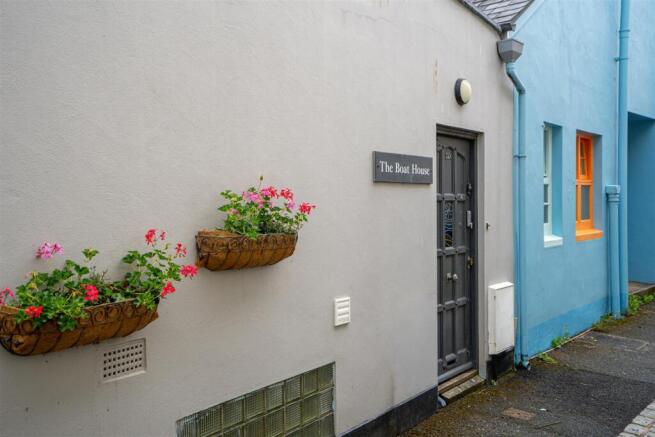 3 bed property, in New Street, £495,000