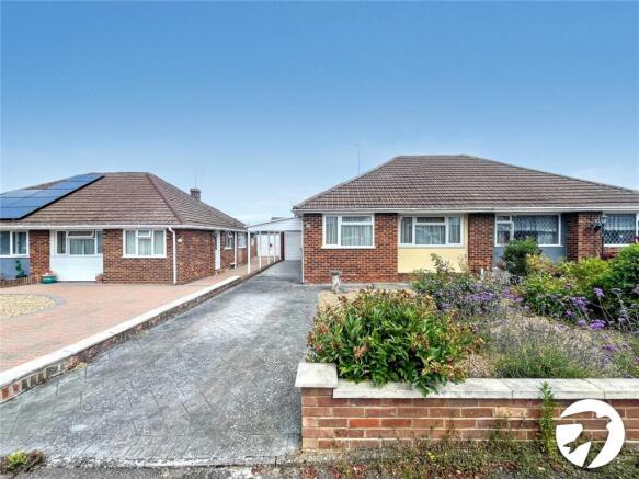 3 bed property, in Woodside Gardens, £325,000