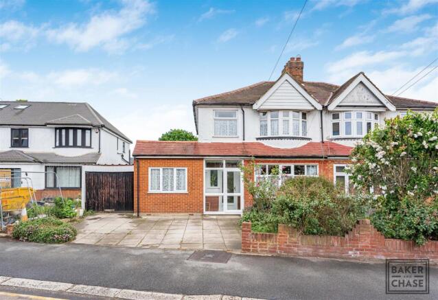 3 bed property, in Parsonage Lane, £625,000