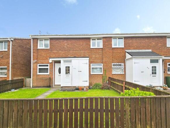 2 bed property, in Arundel Close, £50,000