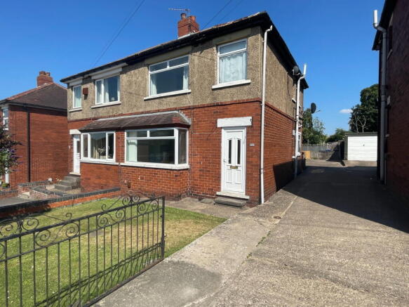 3 bed property, in Southgate Penistone, £155,000