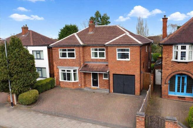 5 bed property, in Alford Road, £725,000