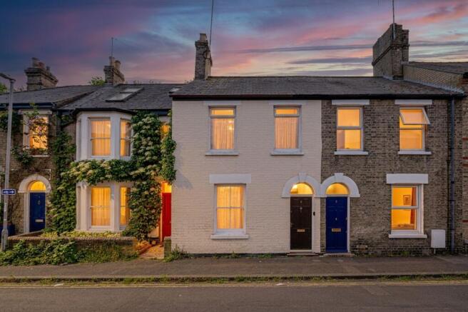3 bed property, in Searle Street, £600,000