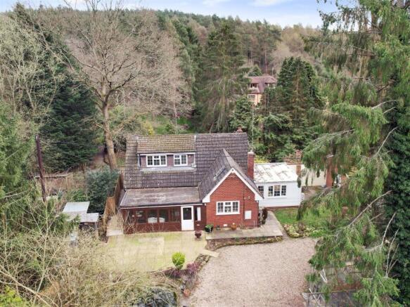 4 bed property, in Kingsford Lane, £875,000
