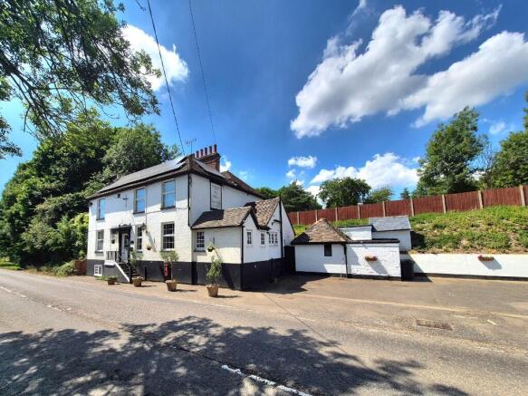 6 bed property, in The Old Alma, £550,000