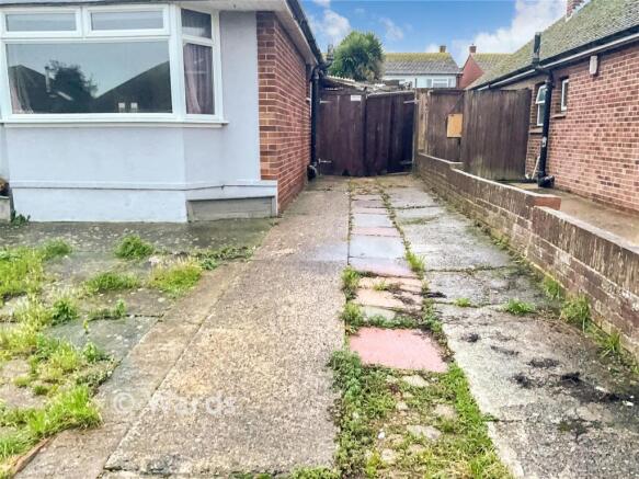 2 bed property, in Noble Gardens, £265,000