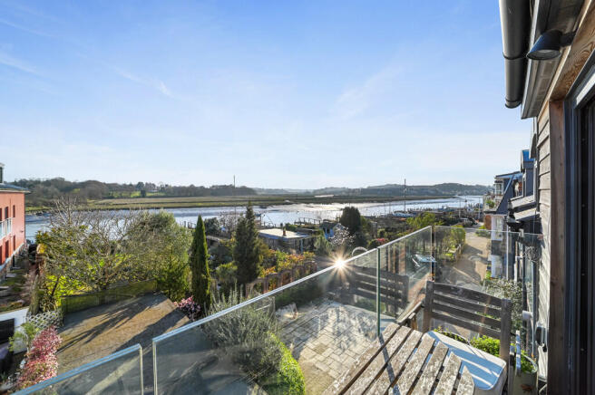 4 bed property, in The Folly, £850,000