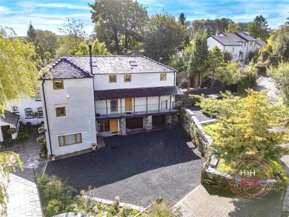 5 bed property, in Dicky Cragg, £799,000