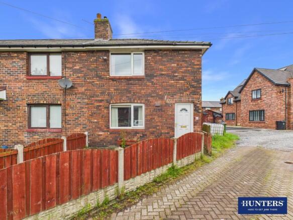 2 bed property, in Sewell Place, £90,000