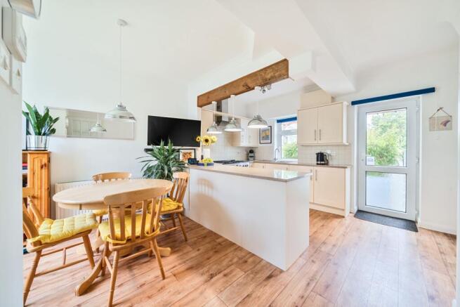 4 bed property, in Abbotsham Road, £300,000