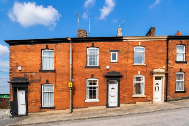 3 bed property, in Pemberton Street, £75,000