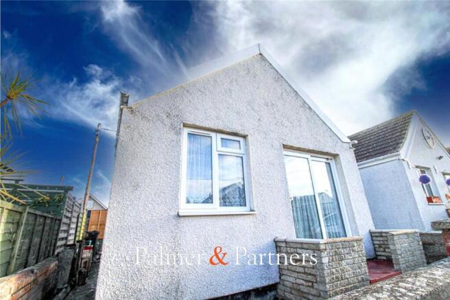 2 bed property, in Buick Avenue, £80,000