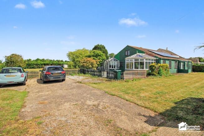4 bed property, in New York Road, £300,000