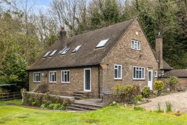 4 bed property, in Hextalls Lane, £1,200,000