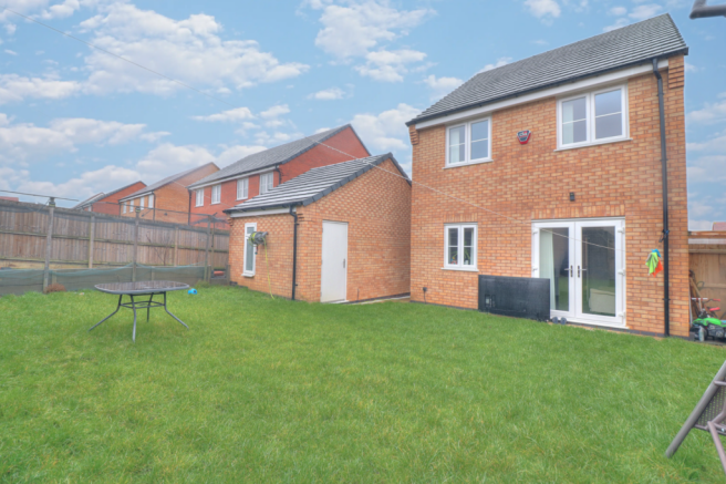 3 bed property, in Perry Grove, £339,500