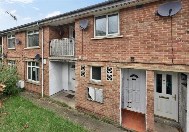 2 bed property, in Raistrick Way, £25,000