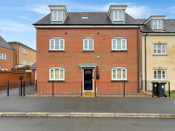 4 bed property, in Toucan Street, £360,000