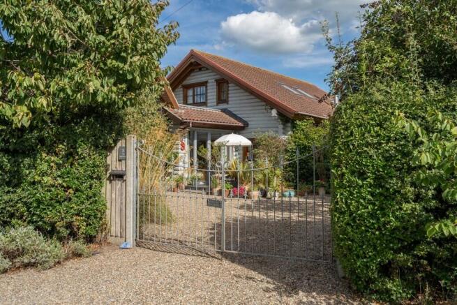 4 bed property, in Reydon, £785,000