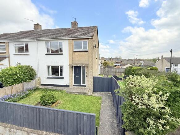 3 bed property, in Stourton View, £370,000