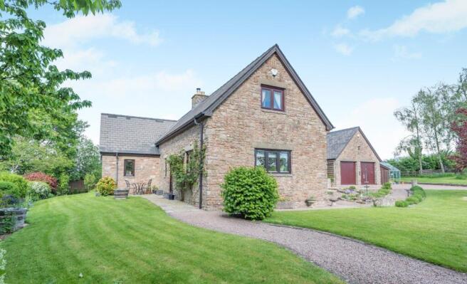 4 bed property, in Barrowell Lane, £795,000