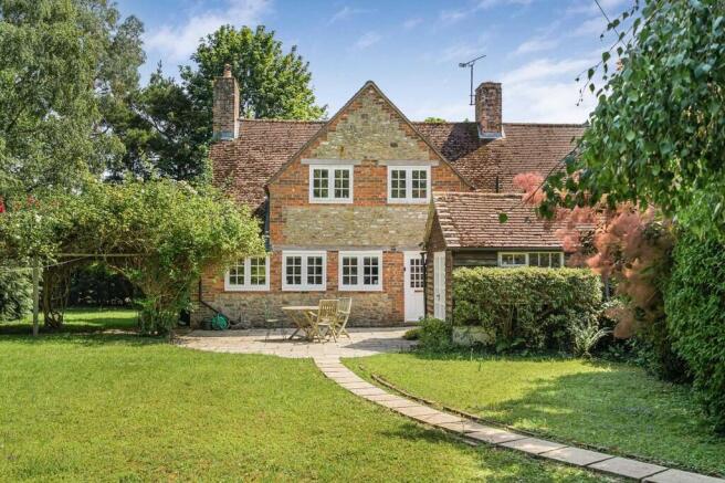 3 bed property, in Little Haseley, £835,000