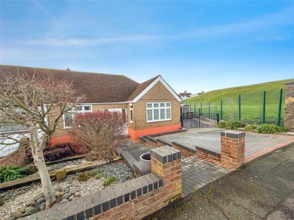 3 bed property, in Edendale Road, £750,000