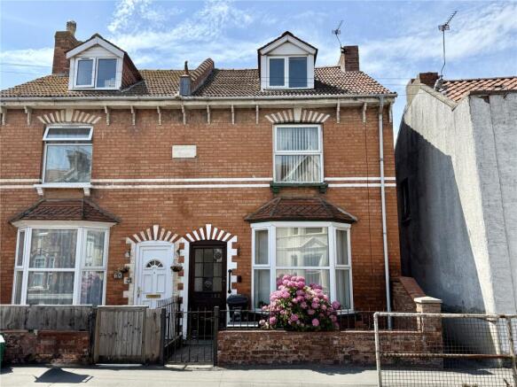 3 bed property, in Oxford Street, £175,000