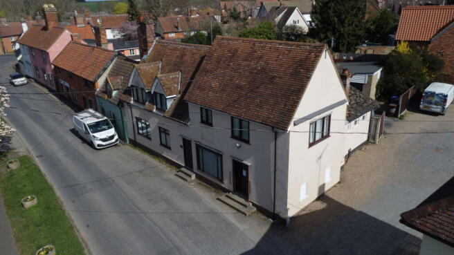 5 bed property, in Stanton, £450,000