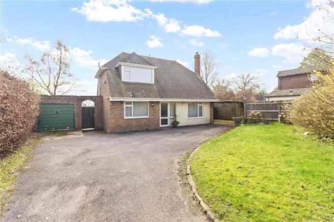 3 bed property, in Main Road, £495,000