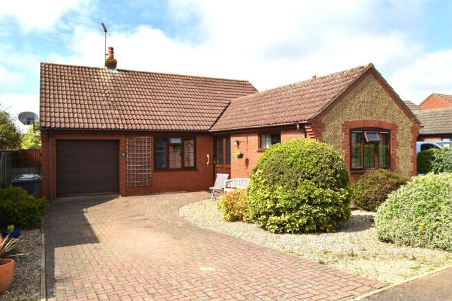 3 bed property, in Hendrie Road, £395,000
