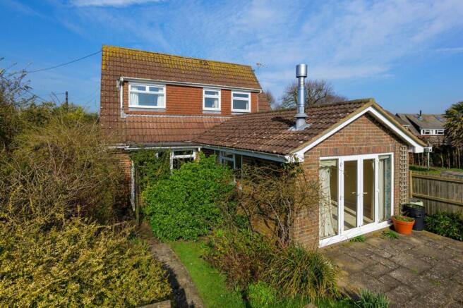 3 bed property, in Dog Kennel Lane, £435,000