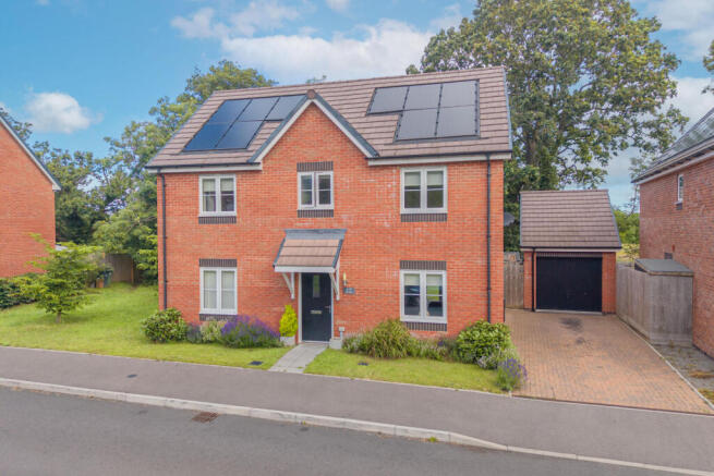 3 bed property, in Poplar Gardens, £450,000