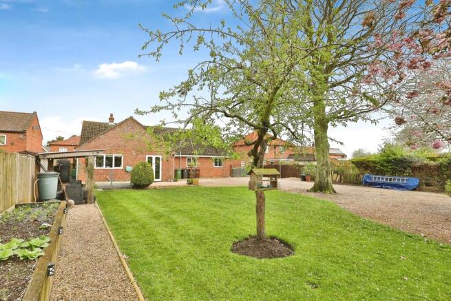 4 bed property, in The Street, £500,000
